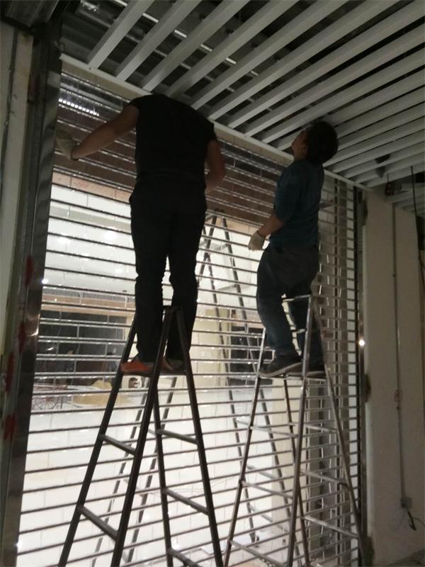  水晶卷簾門(mén)安裝案例